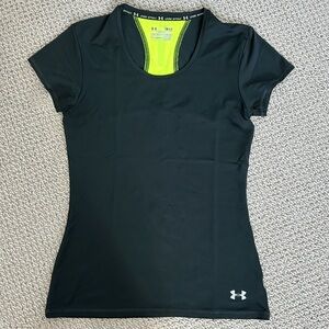 Under Armour Run Heat Gear Workout Black Short Sleeve Semi-Fitted Top